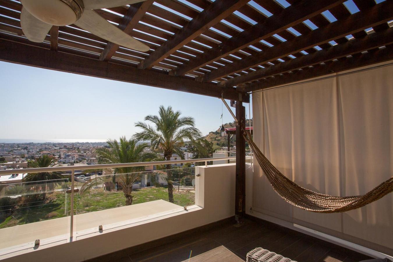 Penthouse Duplex Overlooking The Mediterranean Larnaca Extérieur photo