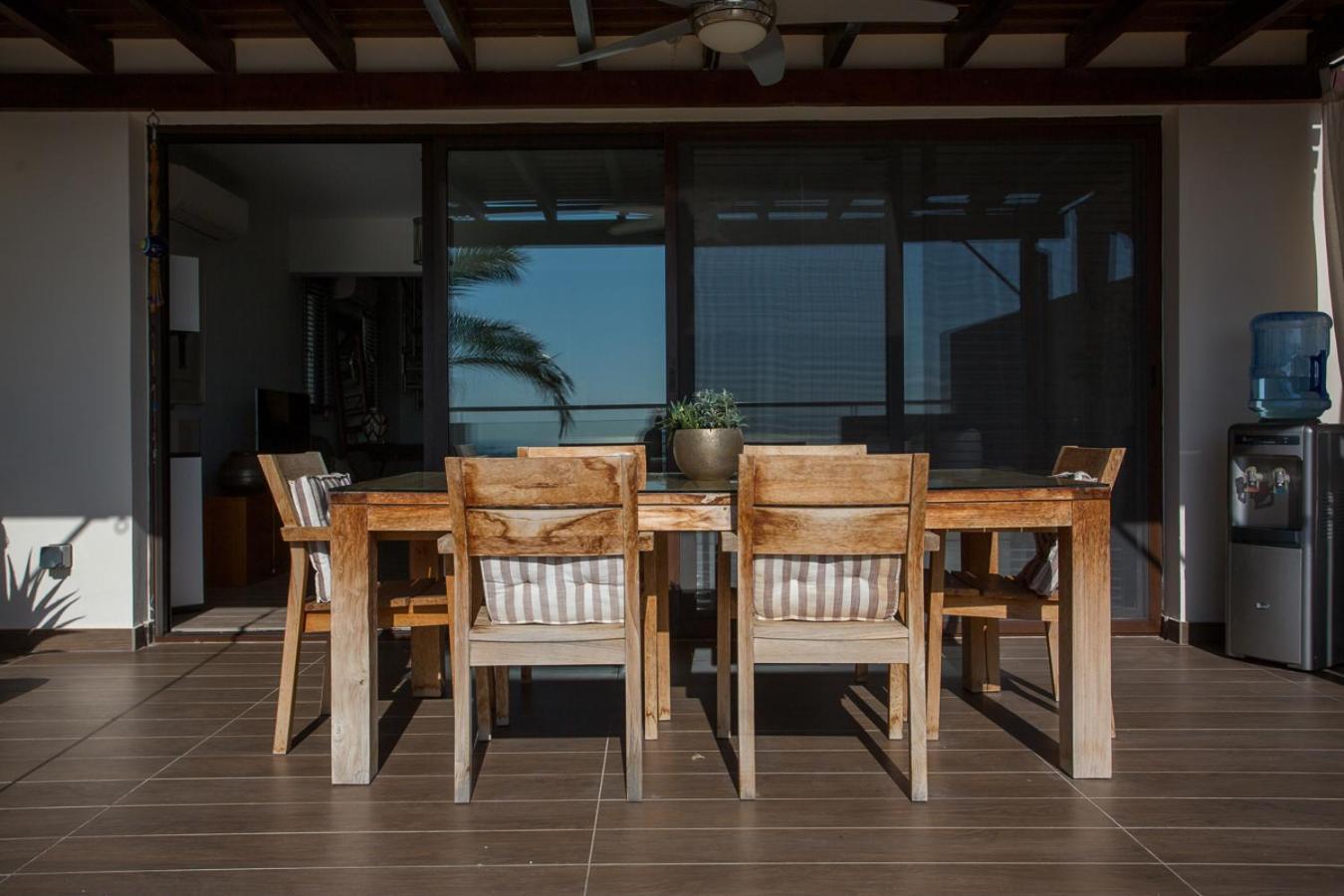 Penthouse Duplex Overlooking The Mediterranean Larnaca Extérieur photo